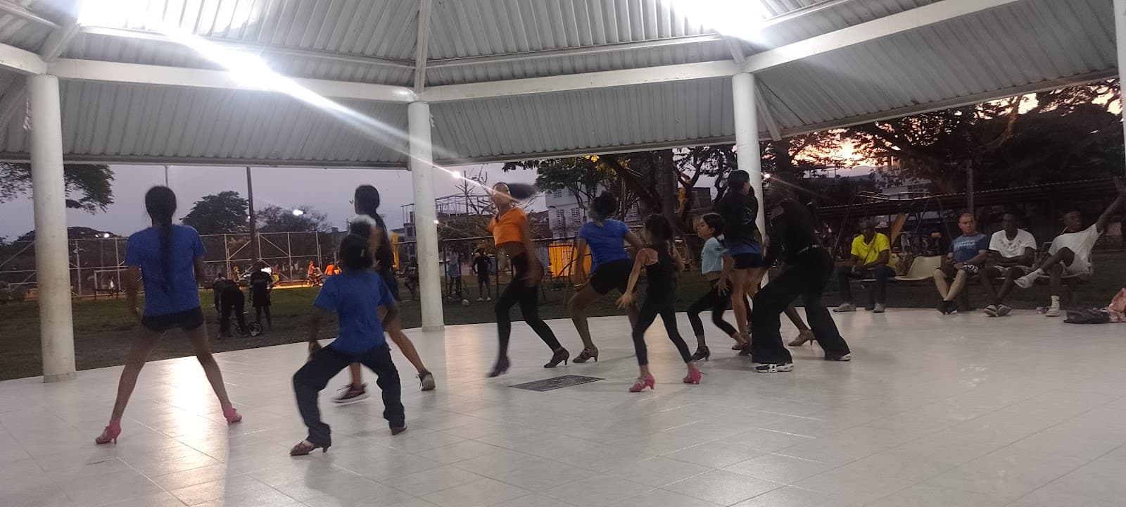 FUXIÓN LATIN DANCE COMPANY. Cali, VALLE DEL CAUCA