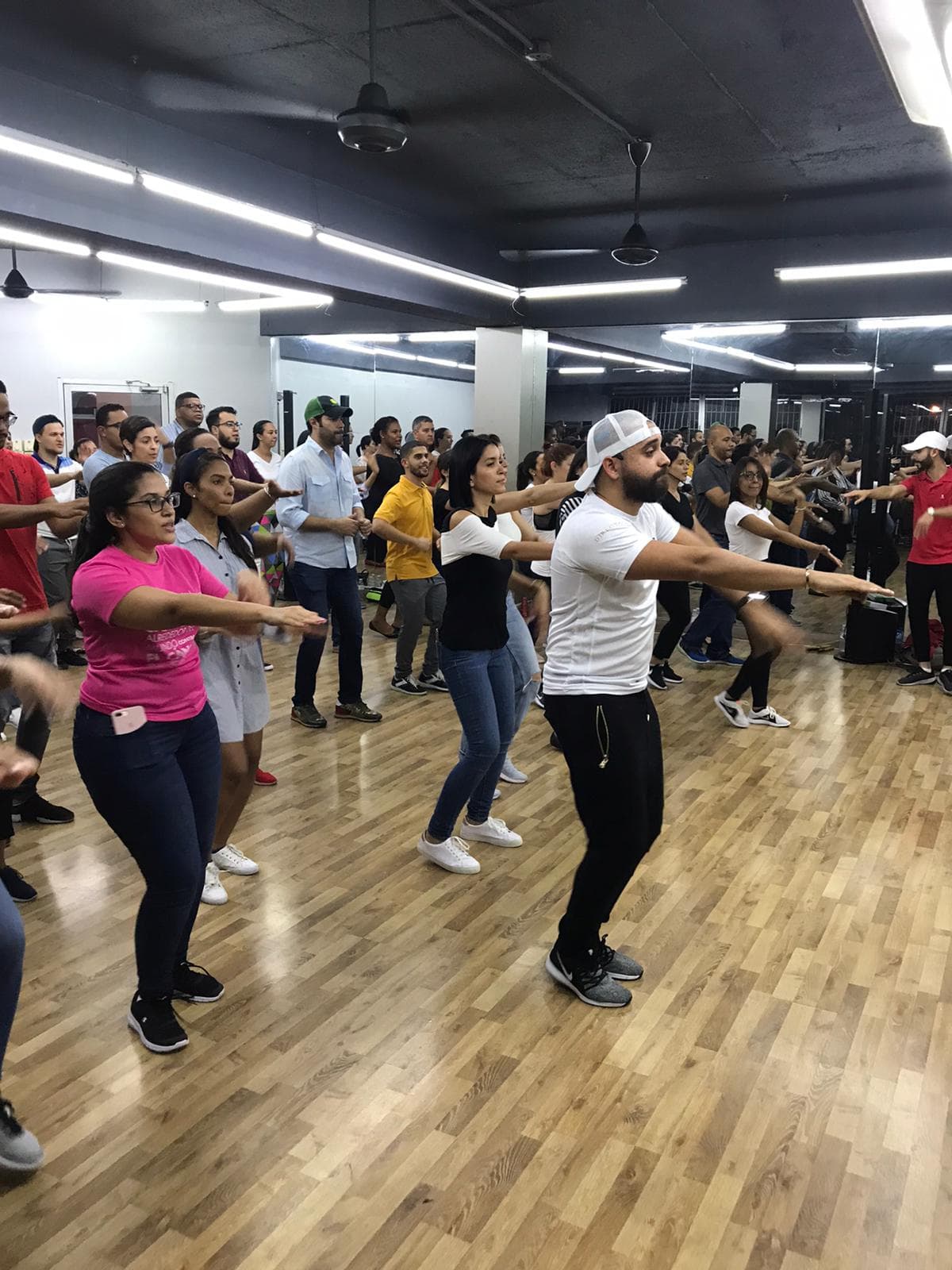 Randy Santos Academia de Baile. Santo Domingo de Guzmán