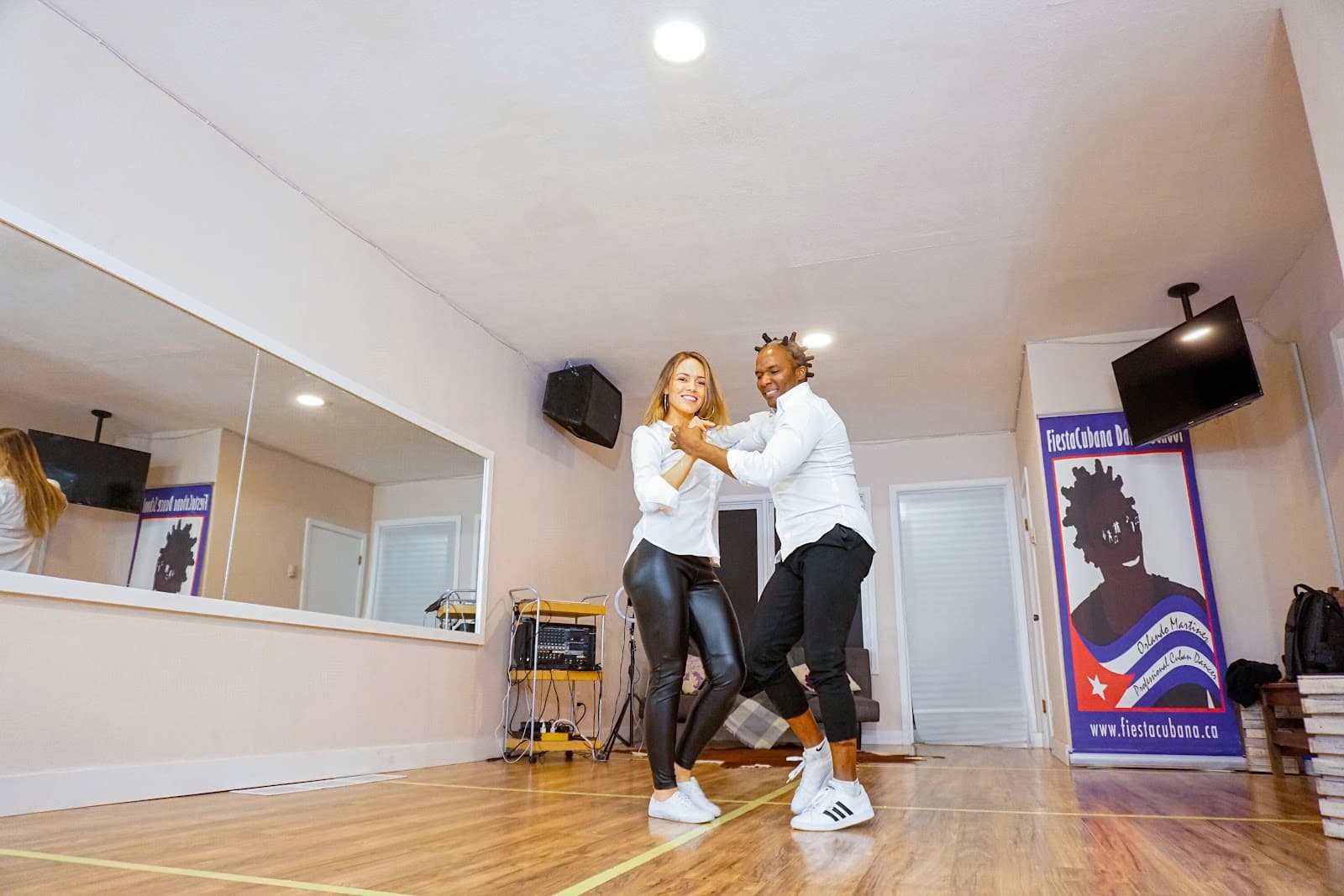 Fiesta Cubana Dance School. Ab T6e 4c1