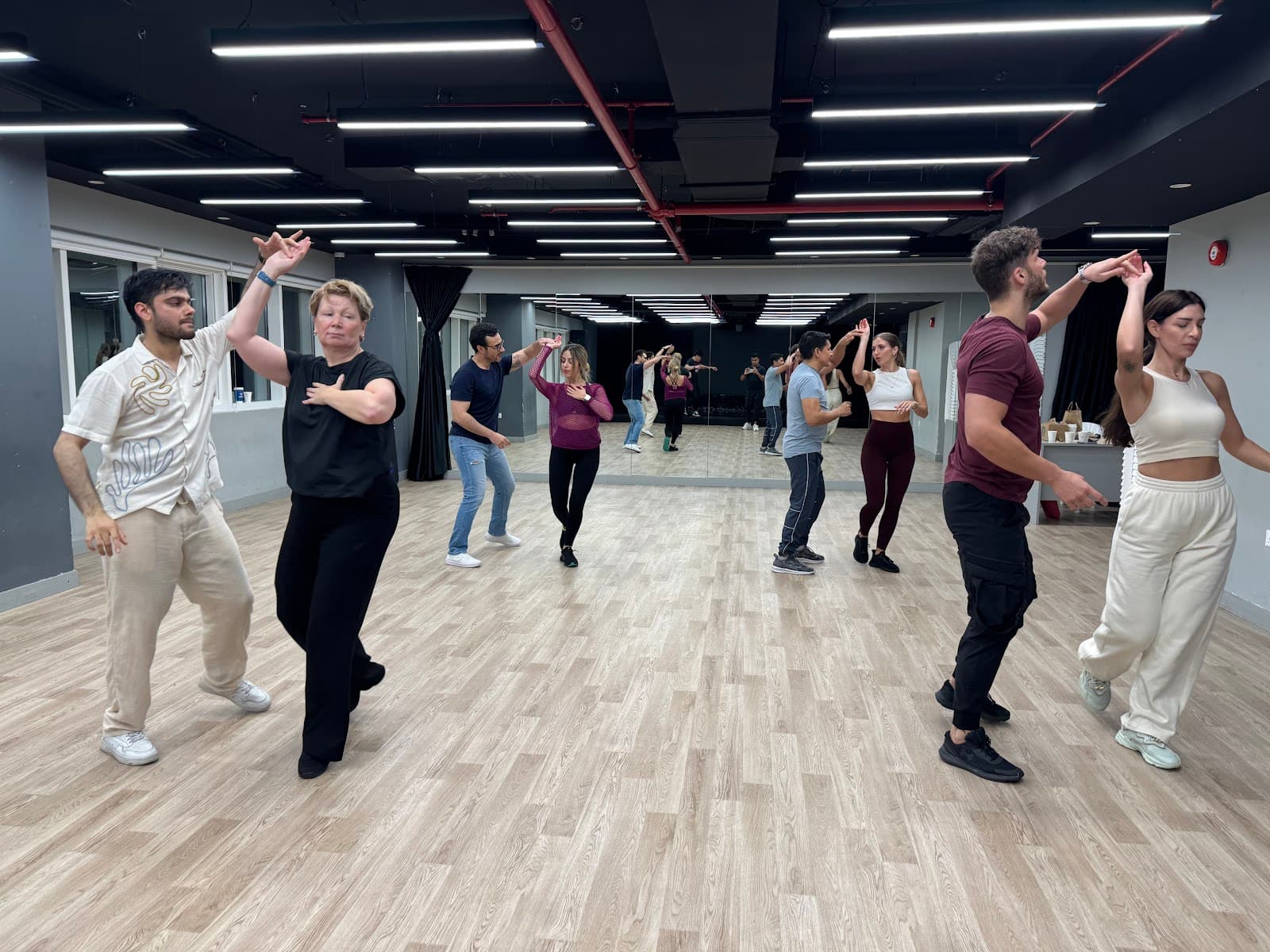 Jonathan Professional Dance Coach (Papi J). Abu Dhabi, ABU DHABI EMIRATE