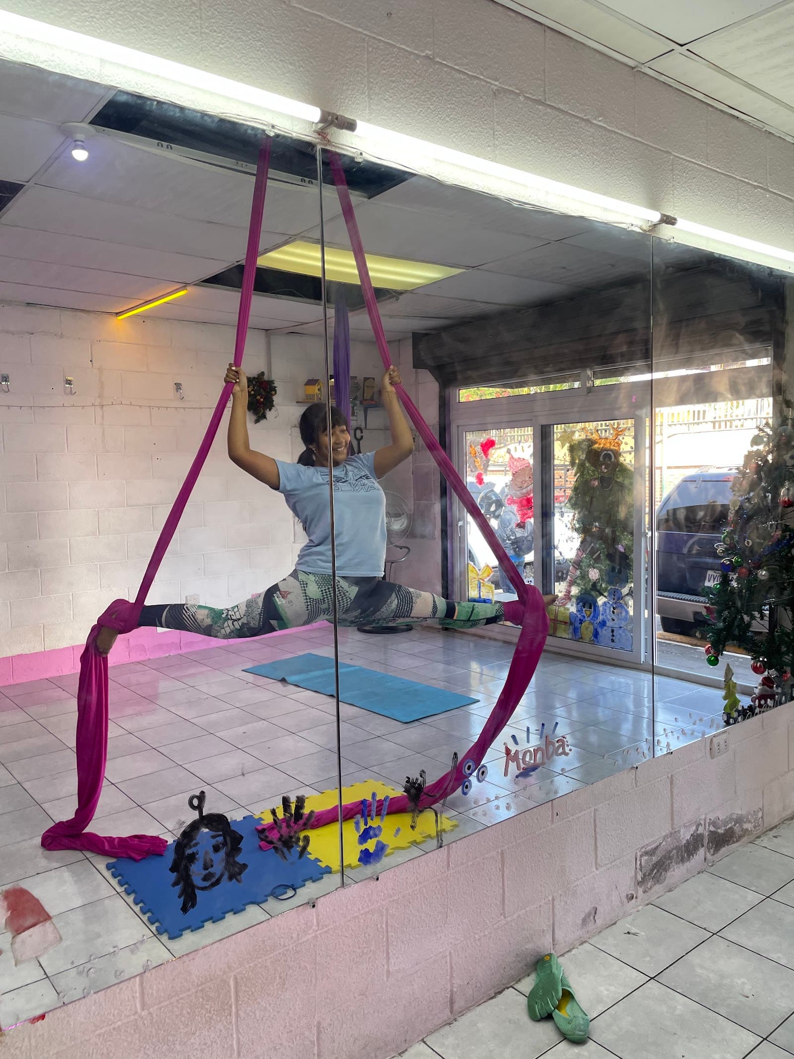 Monba Dance Studio. Villa Nueva, DEPARTAMENTO DE GUATEMALA