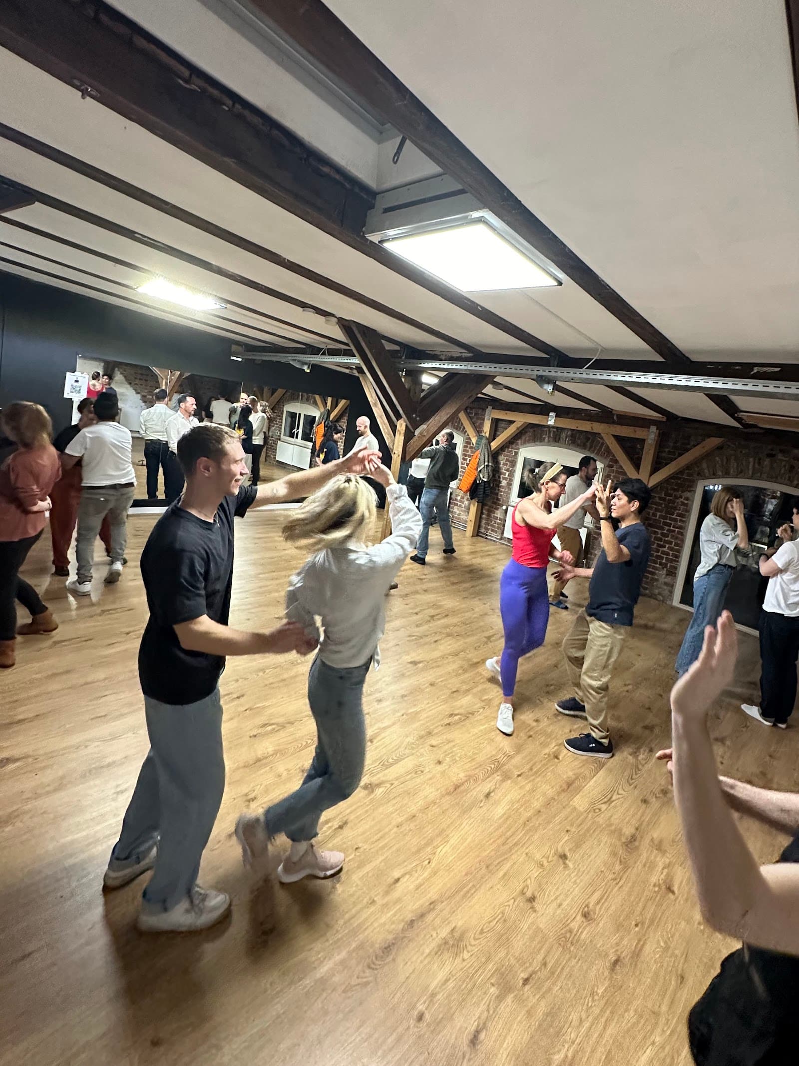 Bachata dance classes Berlin Neukölln. Berlin