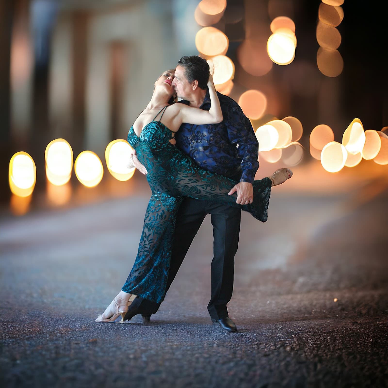 Tango a Tiempo, school of Argentine Tango, Private Lessons, Performances. Miami Beach