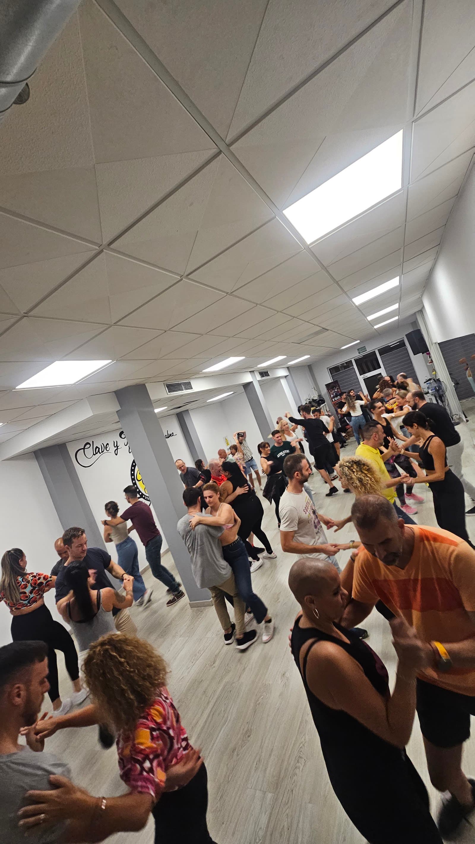 Escuela De Baile Clave y Tacón Las Palmas (Bachata, Salsa y mucho más). Las Palmas