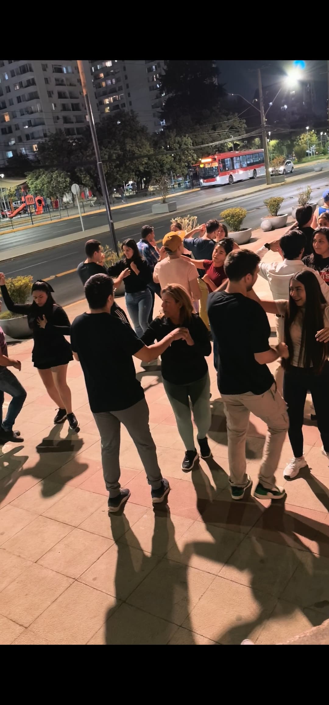 Muévete On Tour | Clases de Salsa y Bachata San Miguel. Santiago