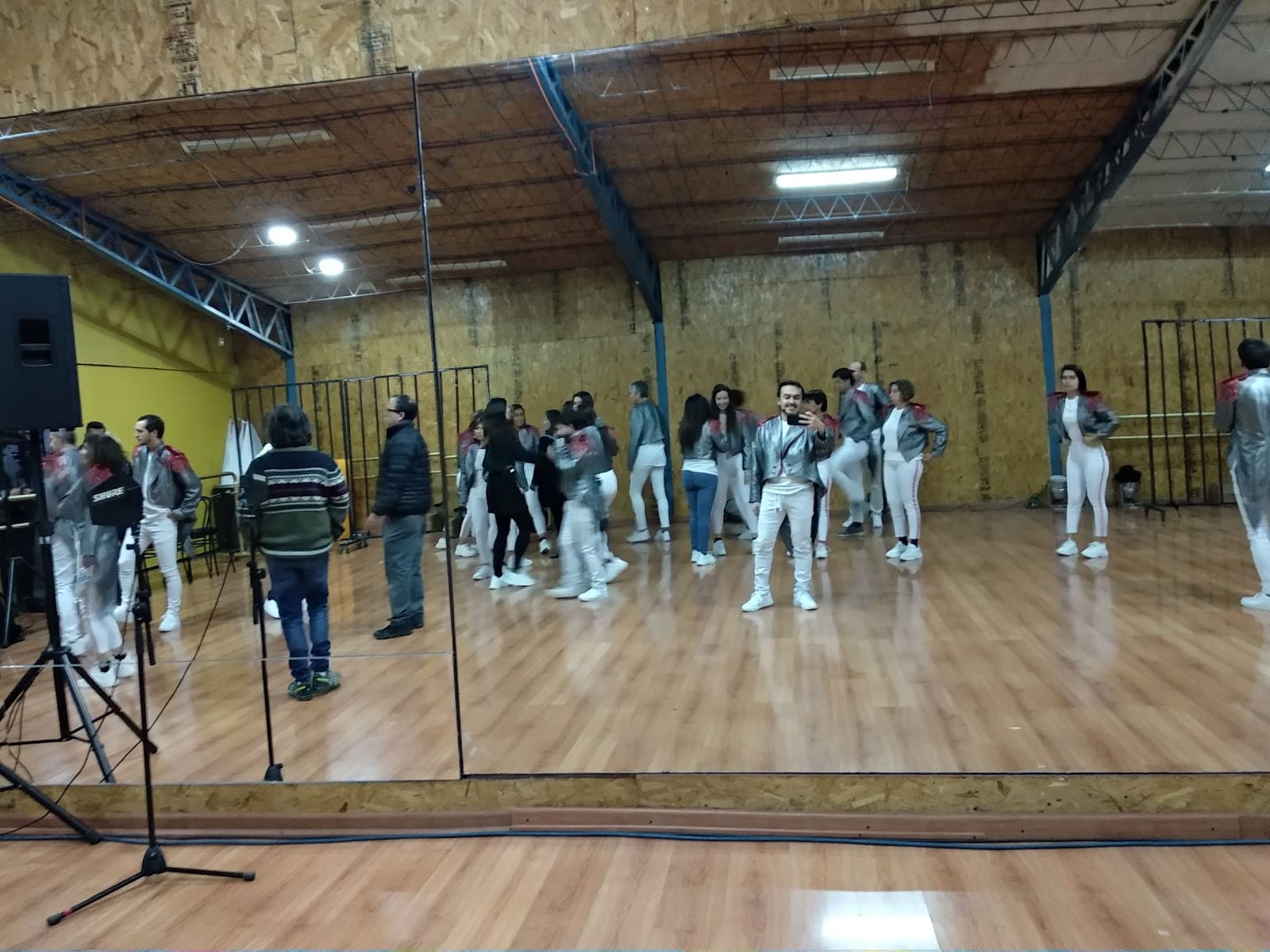 Academia de Danza y Espectaculos Hugo Urrutia. Santiago