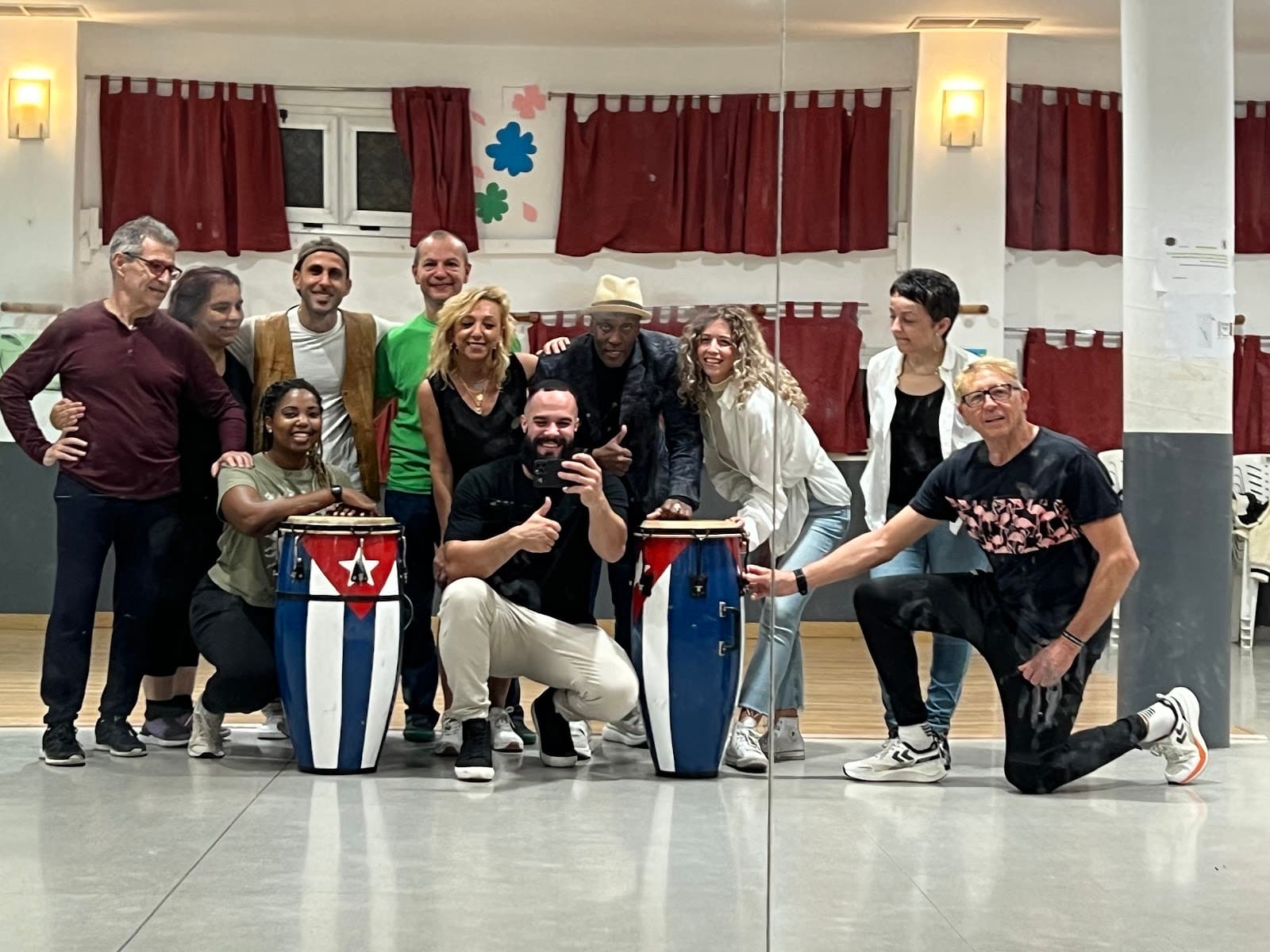 Salsa y Breaking - Academia baile "EOTO MLG". Málaga